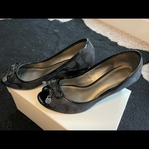 COACH PAOLA II 12CM/MAT CALF PEEP TOE WEDGES